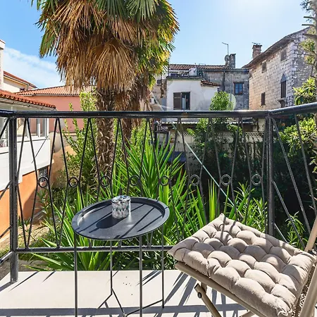 In An In Location Apartment Porec